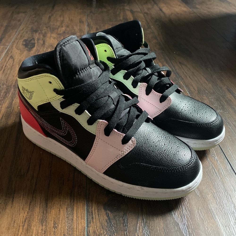 Air Jordan Mids